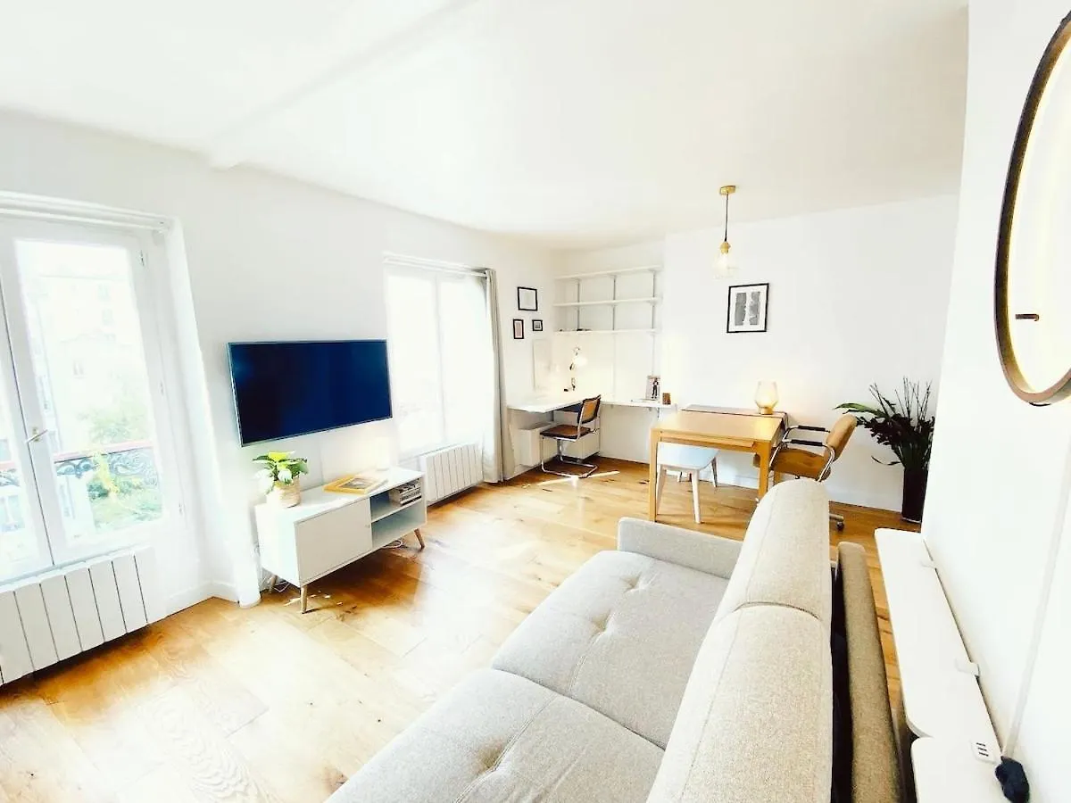 Au Calme Sur Jardin Tres Bel Appartement Lumineux 巴黎 0*,