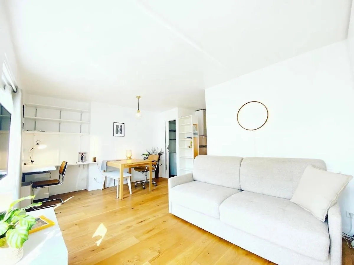 Au Calme Sur Jardin Tres Bel Appartement Lumineux 巴黎