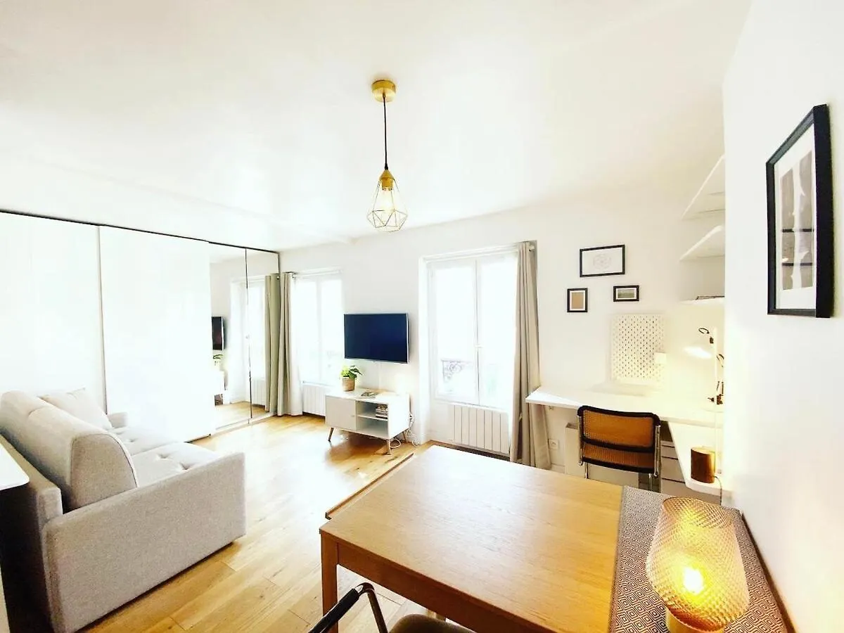 Au Calme Sur Jardin Tres Bel Appartement Lumineux Paris 0*,  France